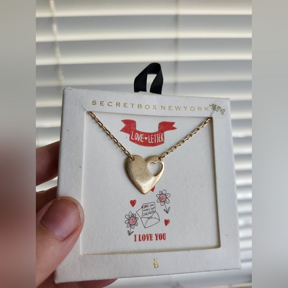 Secretโ Box New York Love Letter Golden Tone Heart Necklace Extendable Chain